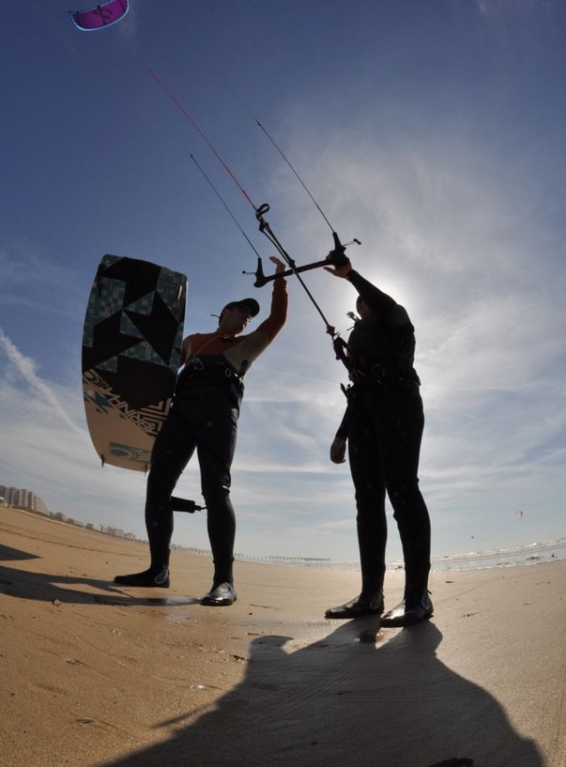  Kitesurfen in der Sonne 
